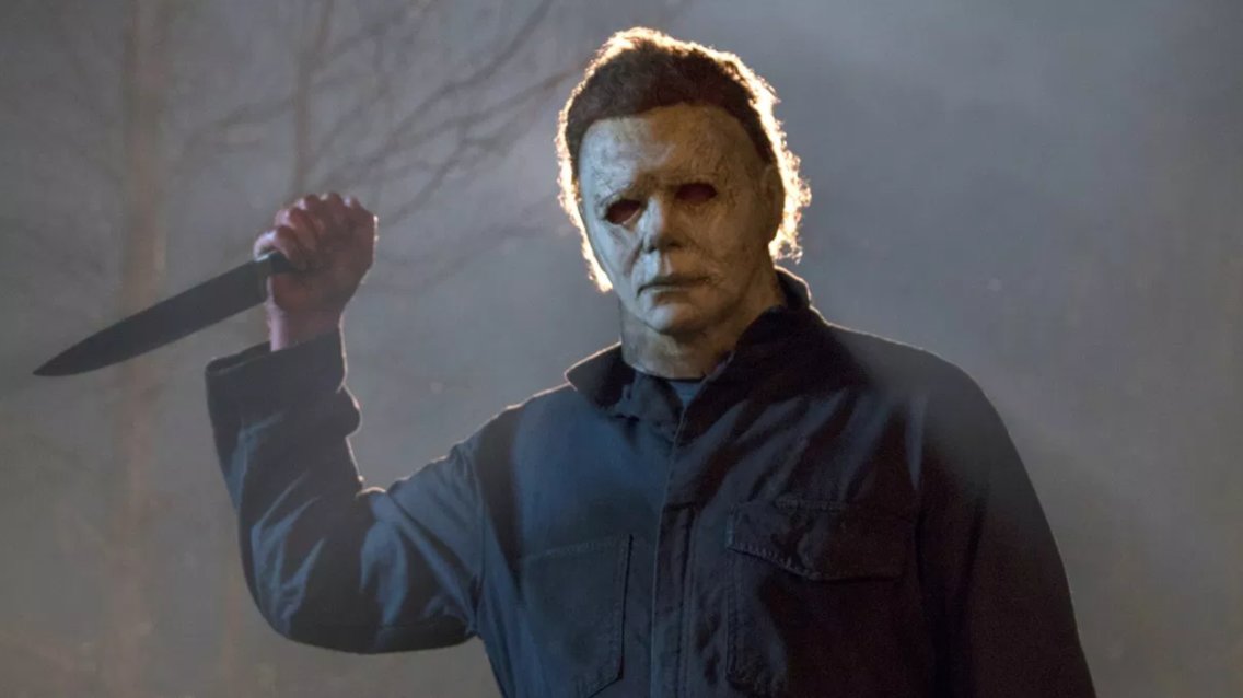 Michael Myers from Halloween holding a kitchen knife